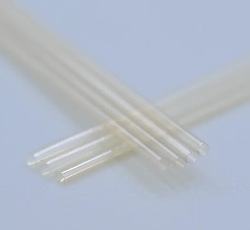 PI Tubing和PI Braided Sheath产品展示，精密管材特写，白色背景，专业医疗材料